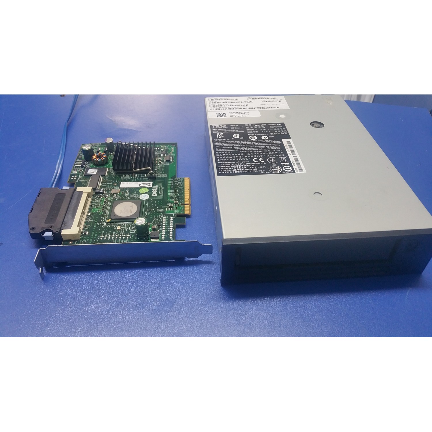 Controller RAID Dell PowerEdge SAS 5/iR PCIe SAS/SATA UN939 si DELL Ultrium FVRN5 V2 SAS LTO4 Tape Drive 46X5678